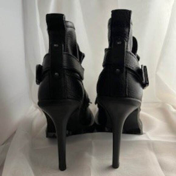 TORY BURCH Lyle Black Leather Fringe Lug Sole Stiletto Ankle Booties Sz 10B NWOT - Picture 3 of 4